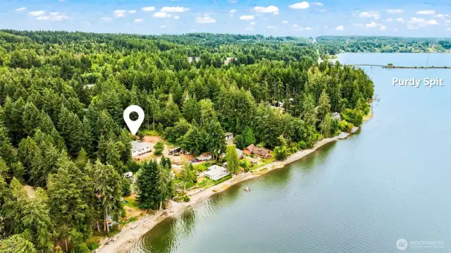 Located near Henderson Bay for kayaking, boating, and paddleboarding