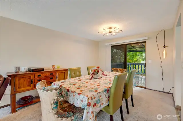 Dining room.