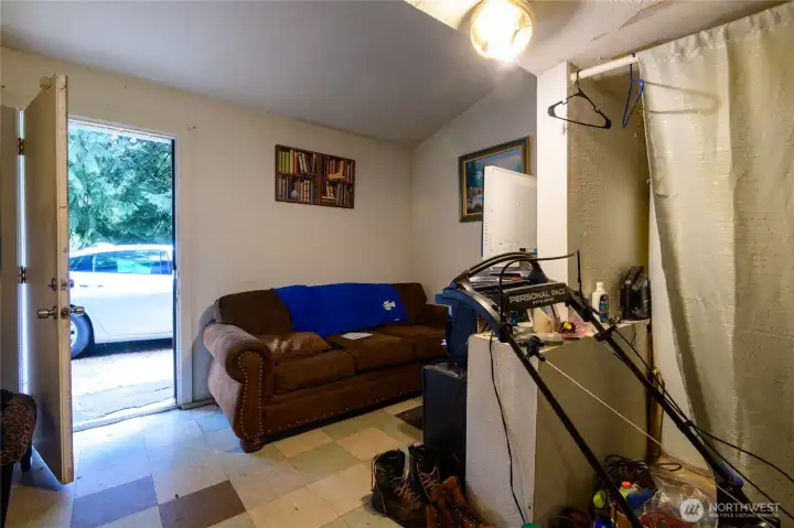 Non-conforming lower level unit with 3/4 bath