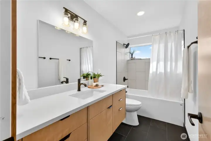 Upstairs bathroom (bathroom #3)