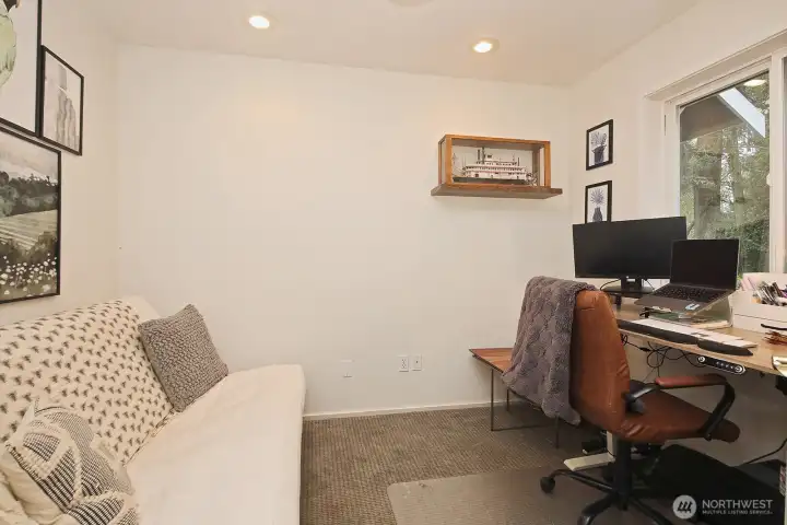 upstairs office space