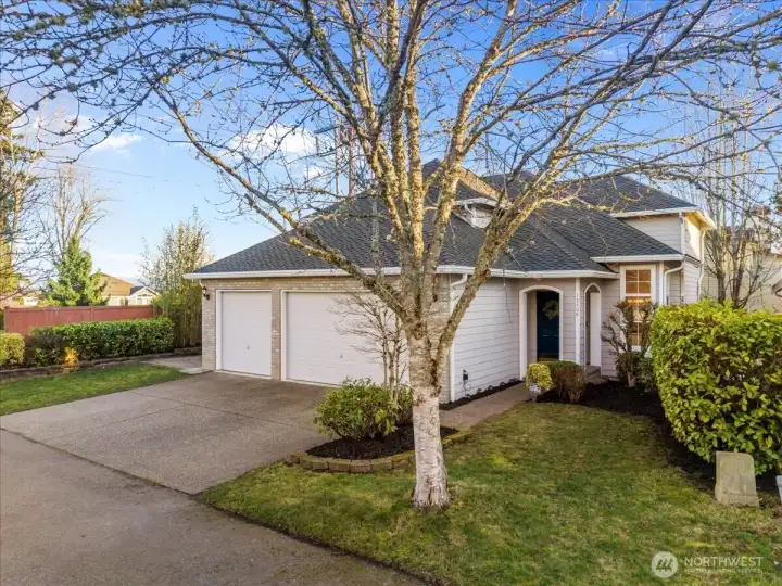 Welcome home to sought after Cambridge Heights near Totem Lake Village, 132nd Park, schools and more. This move-in ready home is ready for your buyer!