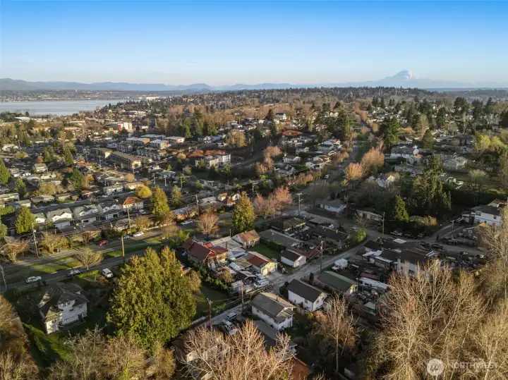 Minutes from Lightrail!