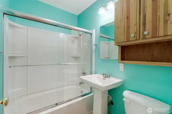 Hallway Full Bath