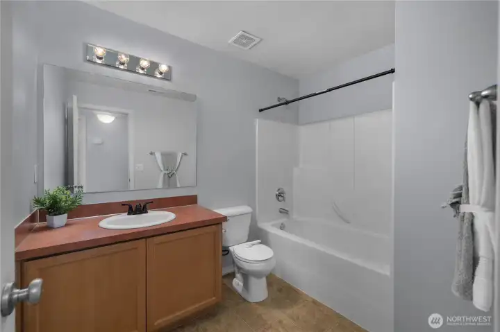 Guest full bathroom