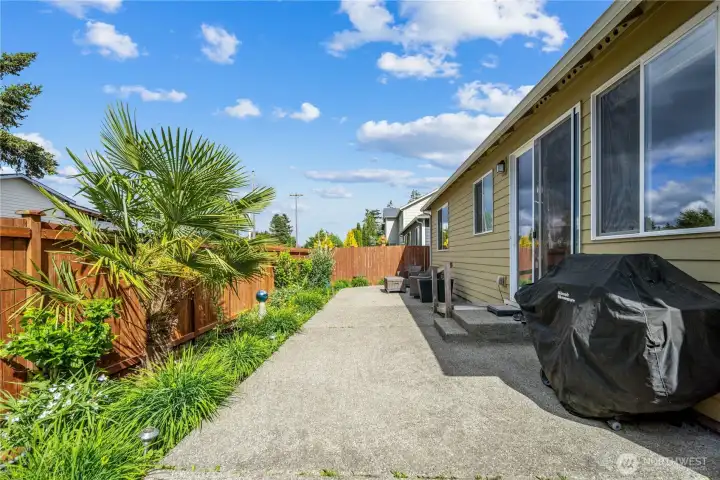 Low-maintenance backyard Low-maintenance backyard