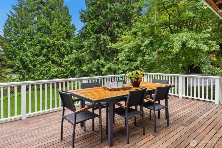 Large deck - perfect for al fresco dining.