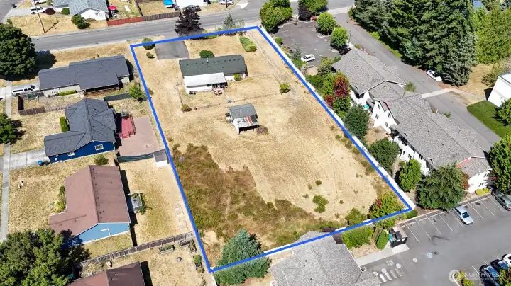 property lines are estimated buyer to verify