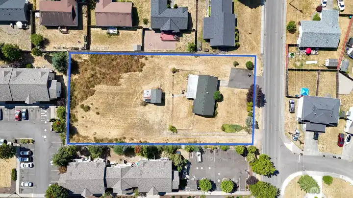 property lines are estimated buyer to verify