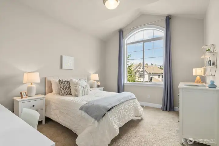 Bedroom 4 with walk in closet and en suite bathroom Bedroom 4 with walk in closet and en suite bathroom