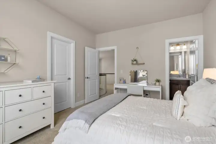 Bedroom 4 with walk in closet and en suite bathroom Bedroom 4 with walk in closet and en suite bathroom