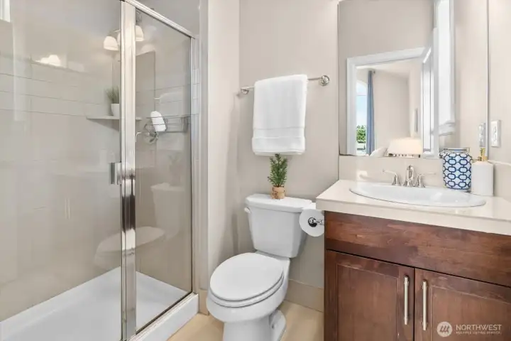 Bedroom 4 with walk in closet and en suite bathroom Bedroom 4 with walk in closet and en suite bathroom