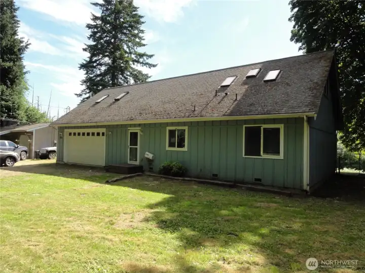 Situated just minutes from downtown with shopping, services, and restaurants. Second floor completed into primary bedroom and bathroom. Situated just minutes from downtown with shopping, services, and restaurants. Second floor completed into primary bedroom and bathroom.
