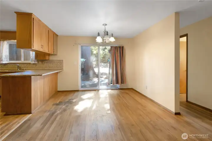 The dining room is nice sized and it comes with a break fast bar!
