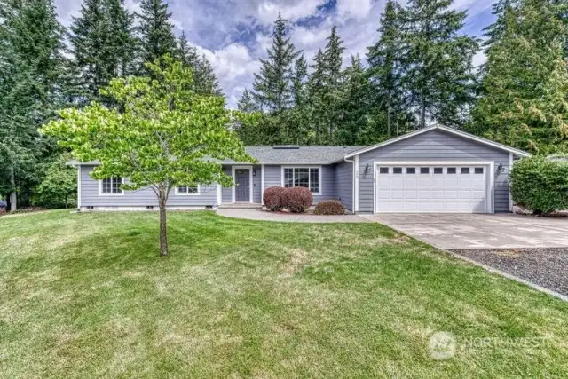 The freshly painted home has brand new roof, years of maintenance free living. Let's have a look inside.