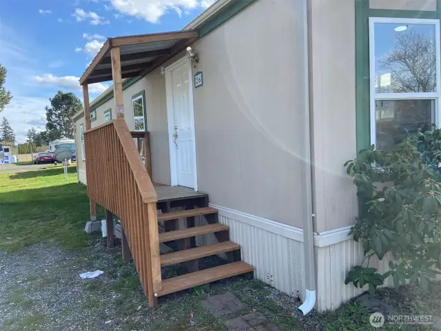 Parking area/porch