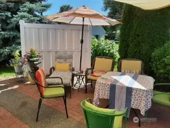 Detachable sun tarp shade included in sale
