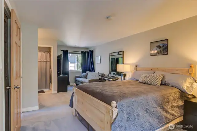Private suite full bath