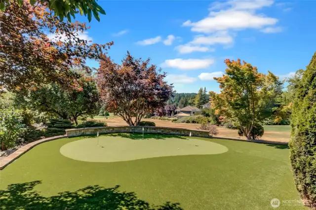 Your own putting green to perfect your game