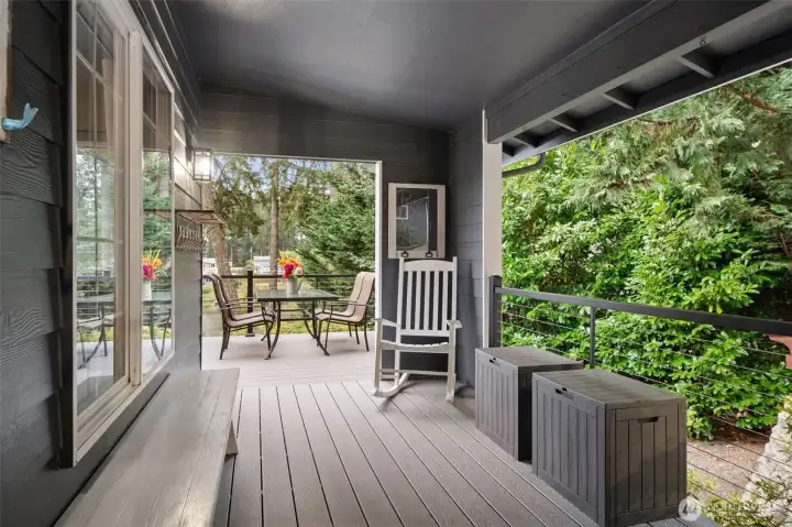 Covered Entry Way!