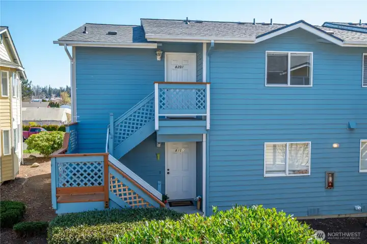 B201 Stairway & Entrance