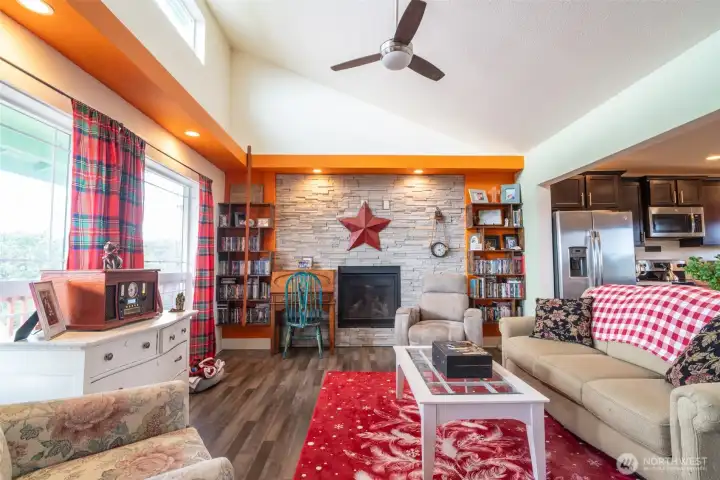 Livingroom with a propane fireplace