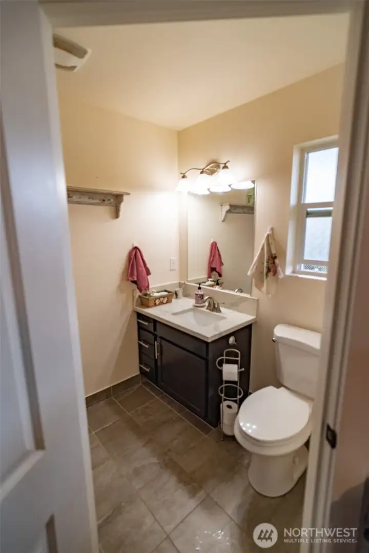 Primary bathroom there is a shower in here