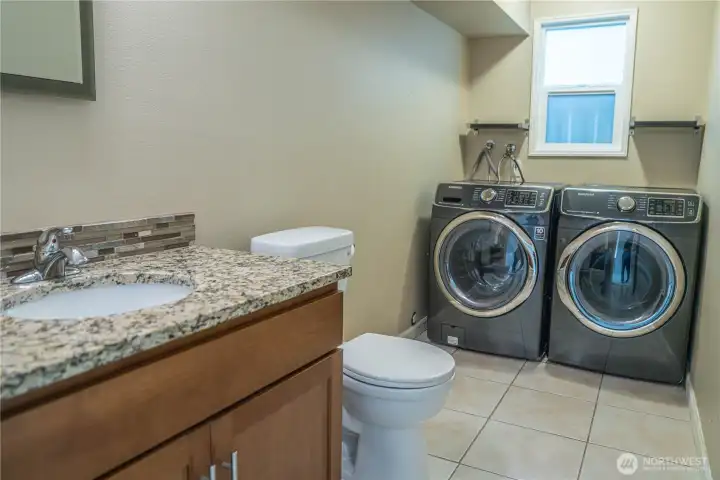 Bathroom/Laundry Room