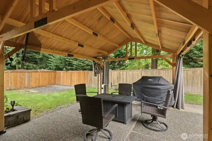 Another view of the covered patio