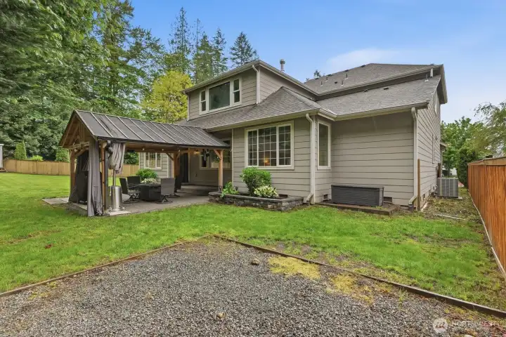 Large fully fenced yard