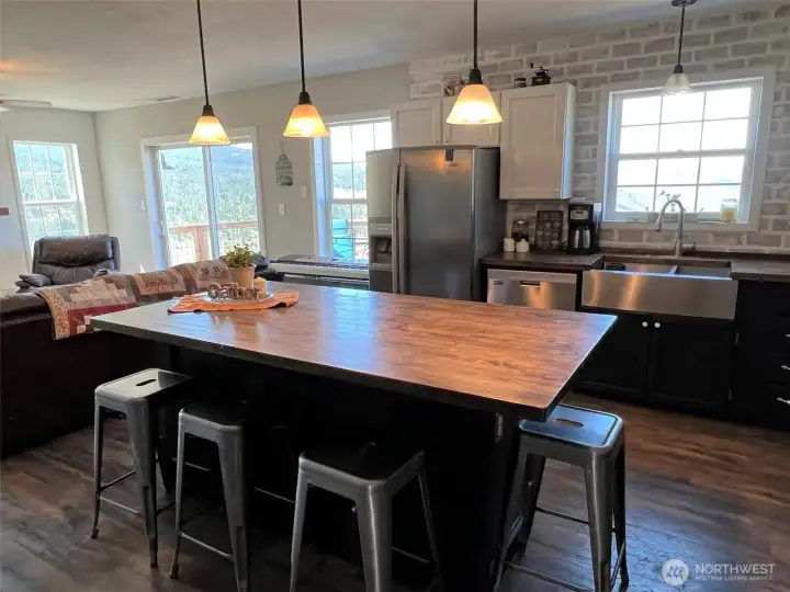Lovely finishes throughout this home. Lovely finishes throughout this home.