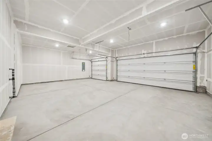 Photo is of actual home and huge 3-car garage! See site agent for details. Photo is of actual home and huge 3-car garage! See site agent for details.