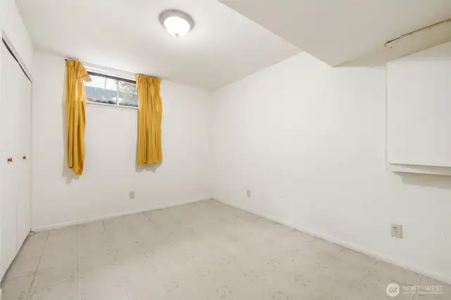 potential bedroom 4 or extra room downstairs