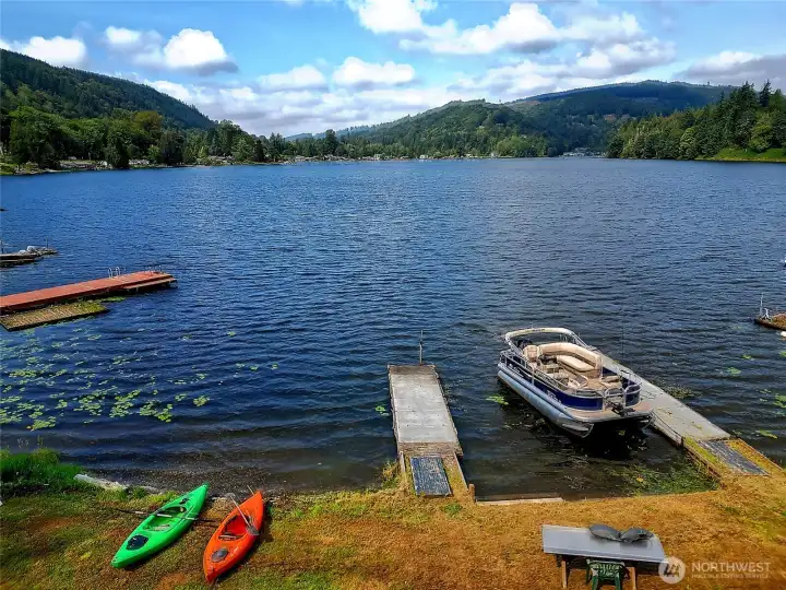 73ft or Lake Front with (2) 6x26 docks & a concrete boat ramp