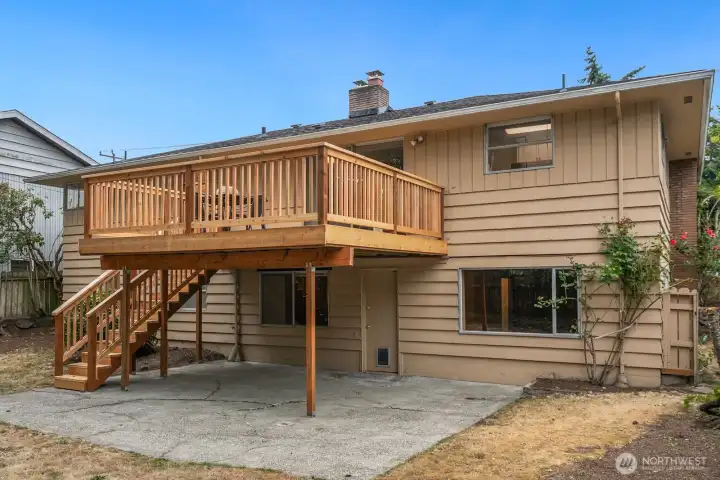 Easy access from the deck and lower level.