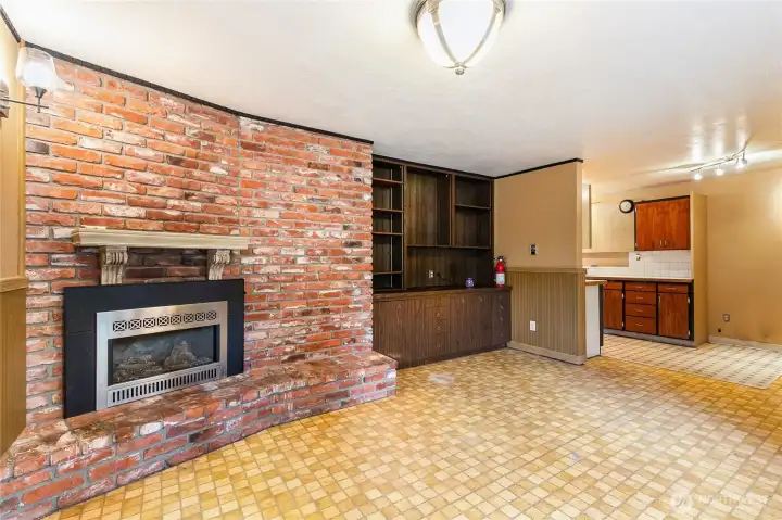 Dining room or entertainment room just off kitchen