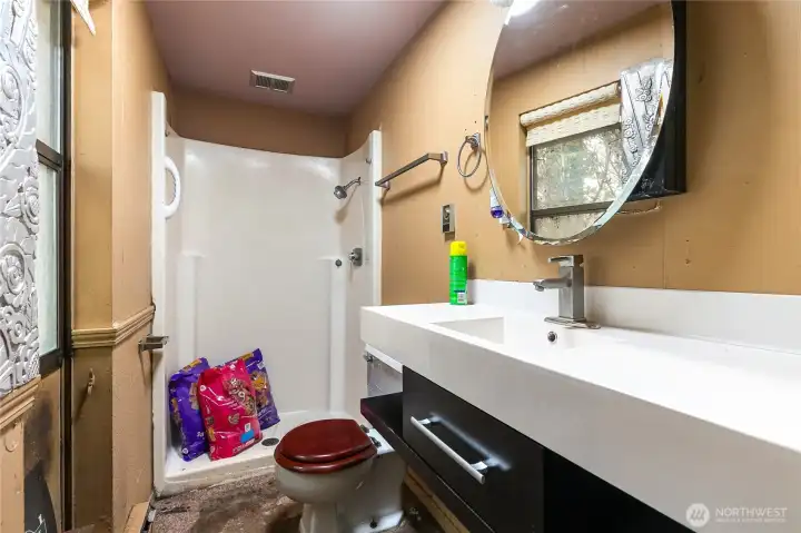 Primary 3/4 bathroom