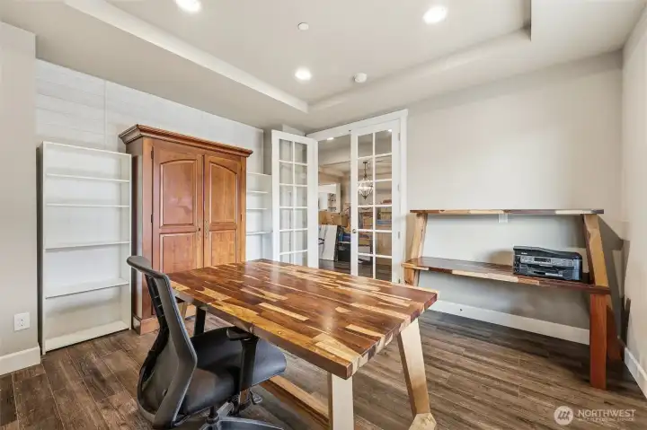 Main floor office/den