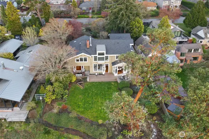 20,800 sq foot lot of pure bliss, please come on by