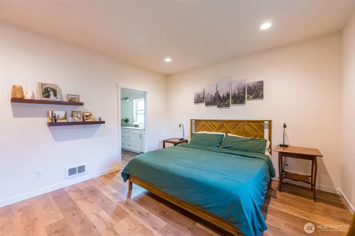 Primary bed