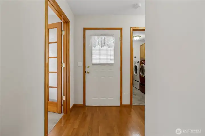 Wide entry - Office just off the entry