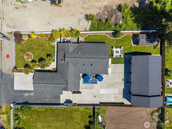 Both front yard and back yard are fully fenced. Alarm system. Ideally located near schools