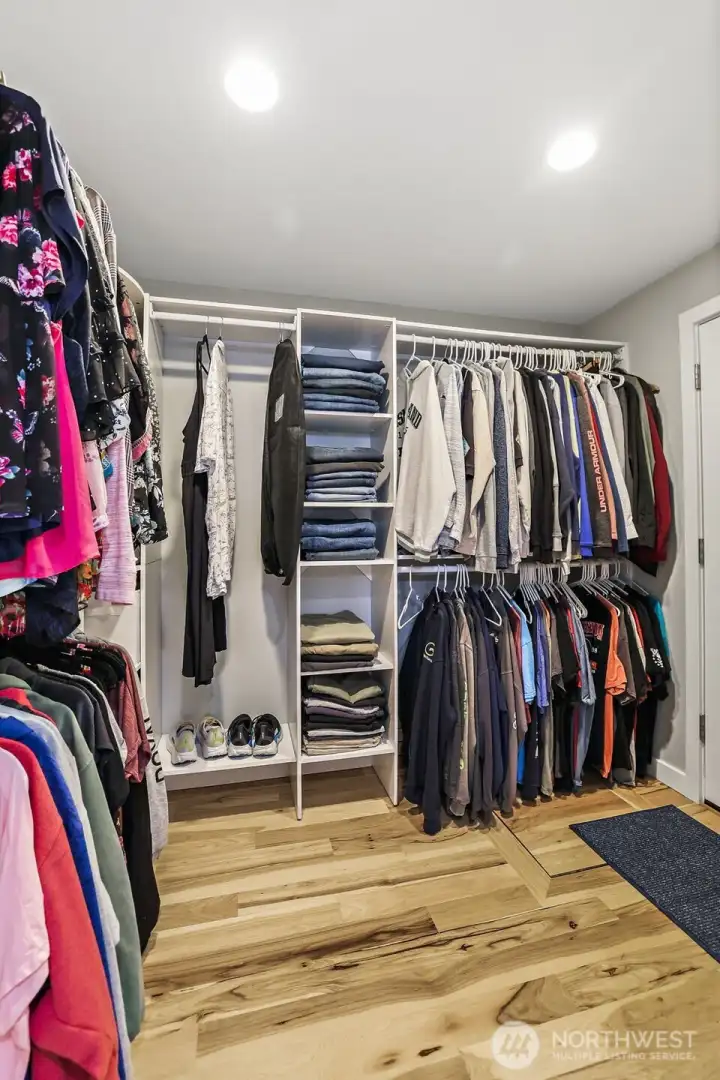 Primary suite spacious walk-in closet