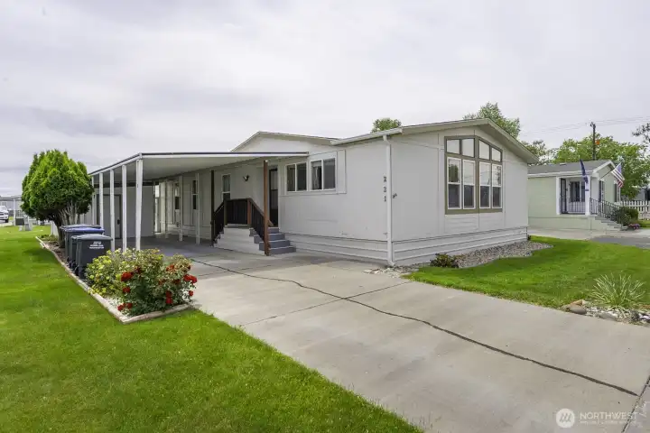 Gorgeous...Welcome Home!