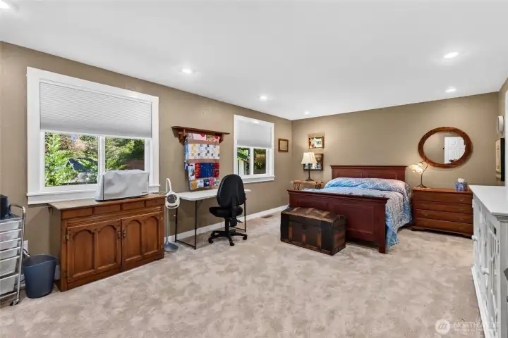 Huge Bedroom 2 Huge Bedroom 2