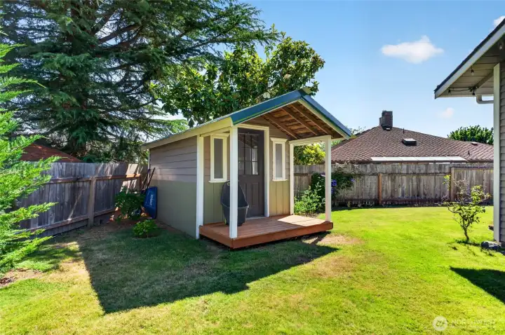 Beautiful Back Yard Shed. Playhouse? Metal Roof Beautiful Back Yard Shed. Playhouse? Metal Roof