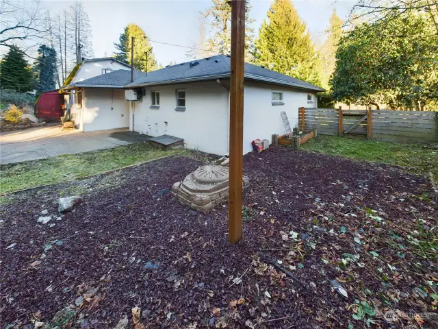 Back yard fully fenced