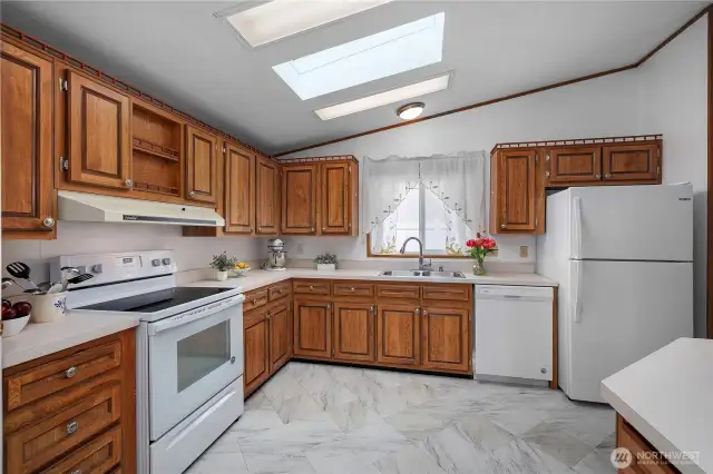 Extra large kitchen with lots of cabinets!