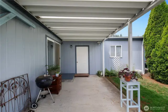 Private back covered patio