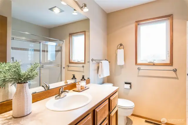 Hallway full bathroom on the upper level